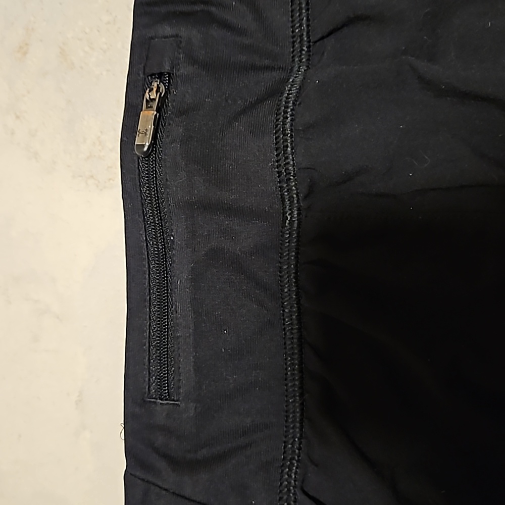 Under Armour athletic shorts - Picture 6 of 9